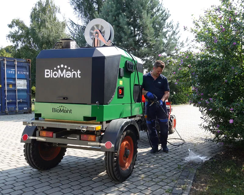 Biomant - Parkmaskiner för ogräsbekämpning med vatten hos Camro